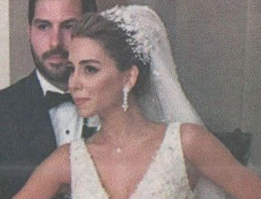 Λαμπρός γάμος στη Βάρκιζα για τη βασίλισσα των κλιματιστικών (φωτό)